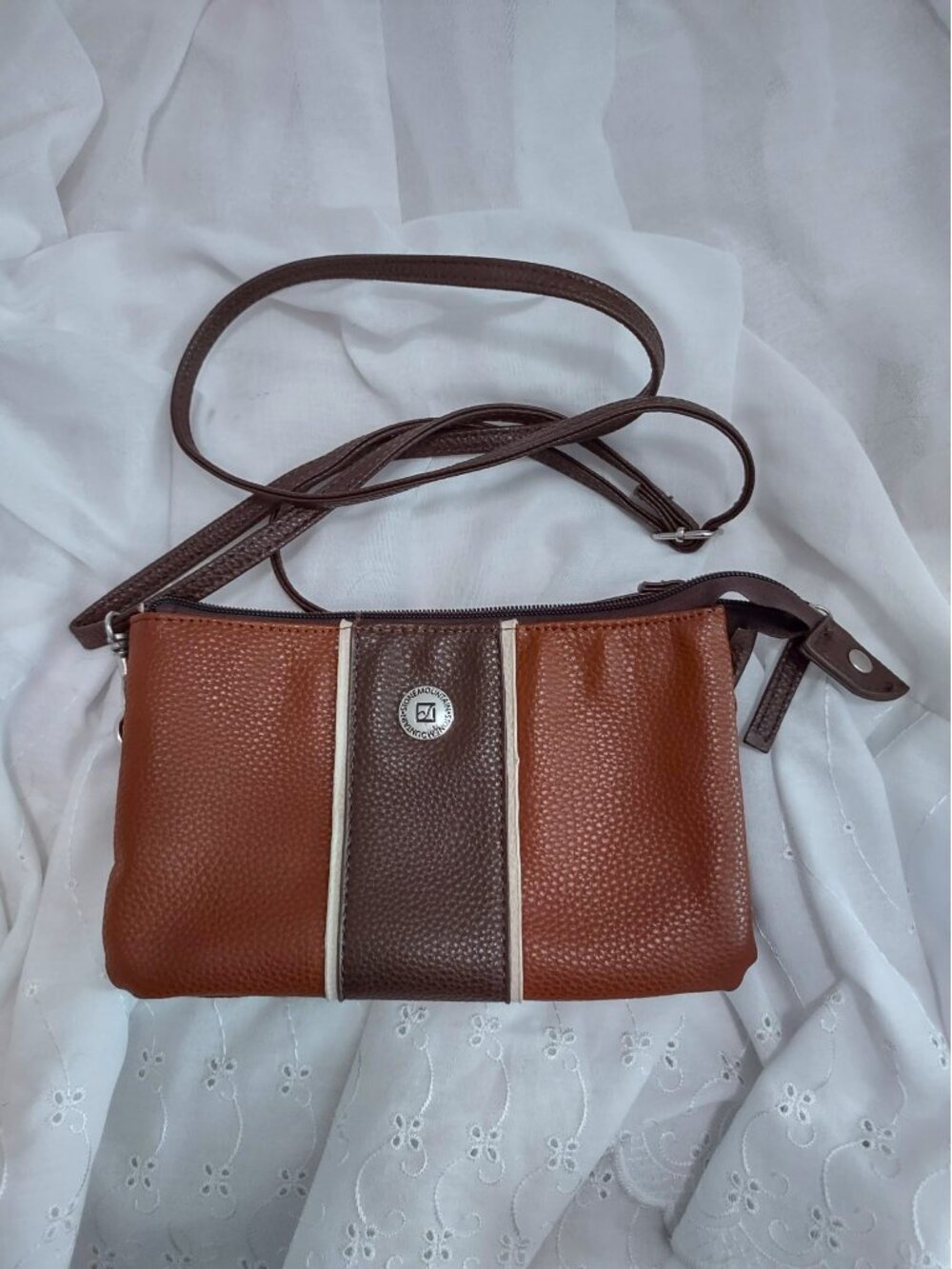 Stone Mountain USA Crossbody Leather Trifecta